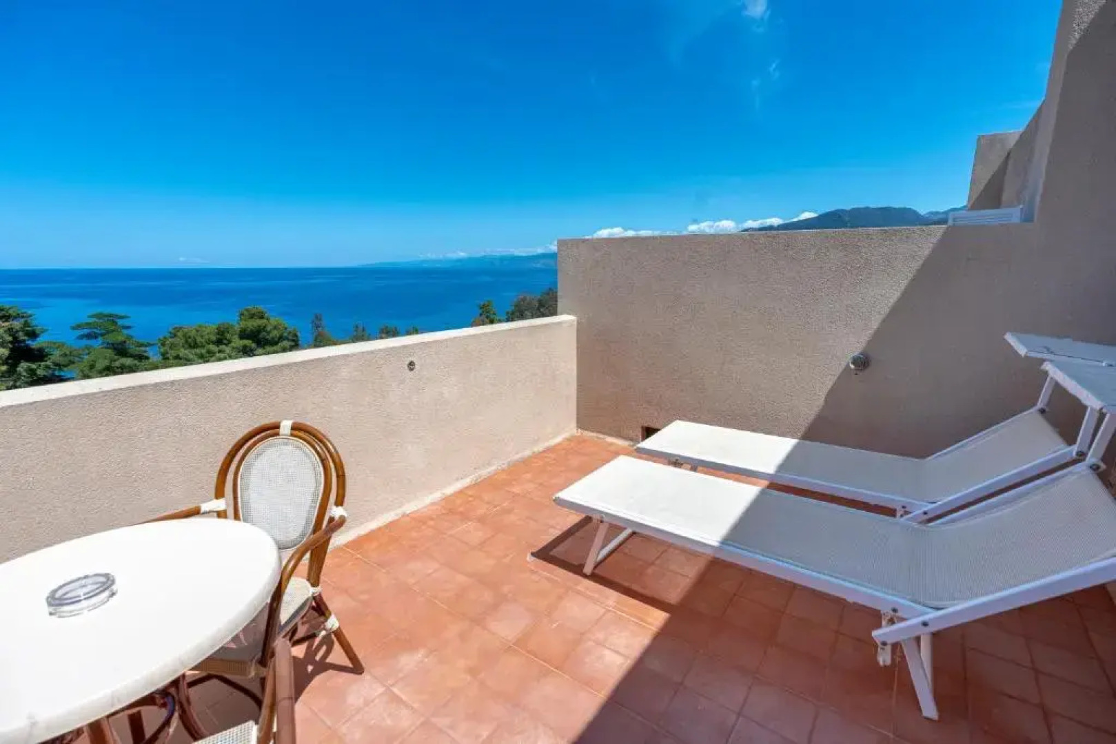 Mangia's Pollina Resort