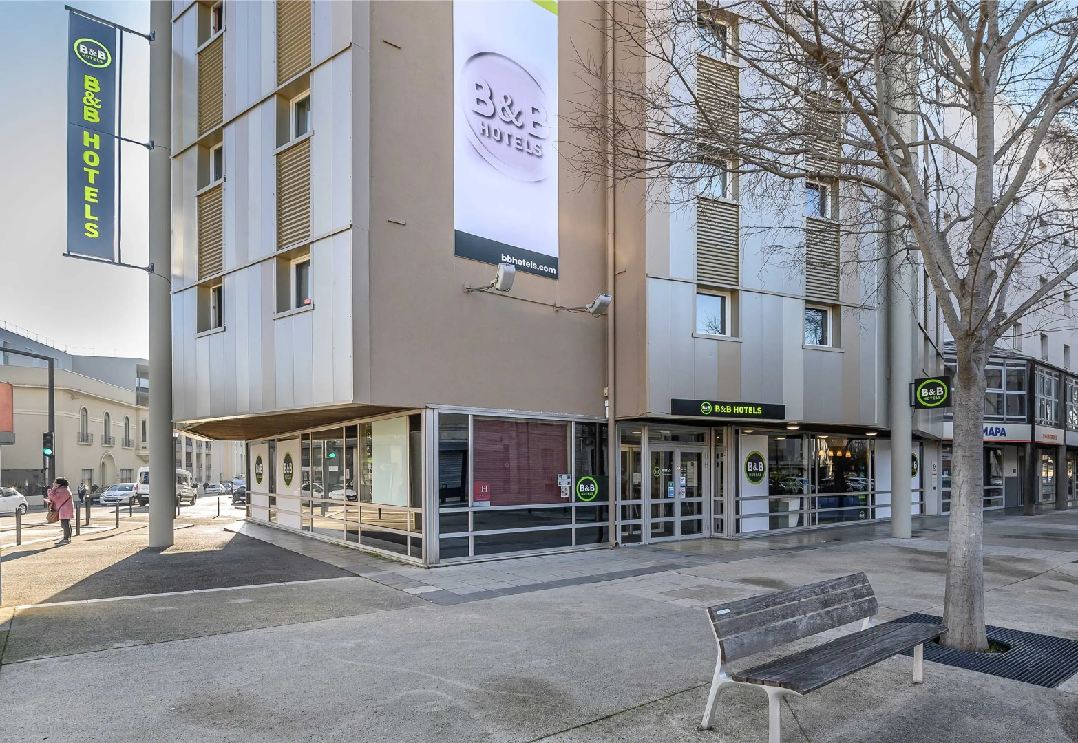 Отель B&B Nimes Centre Arène