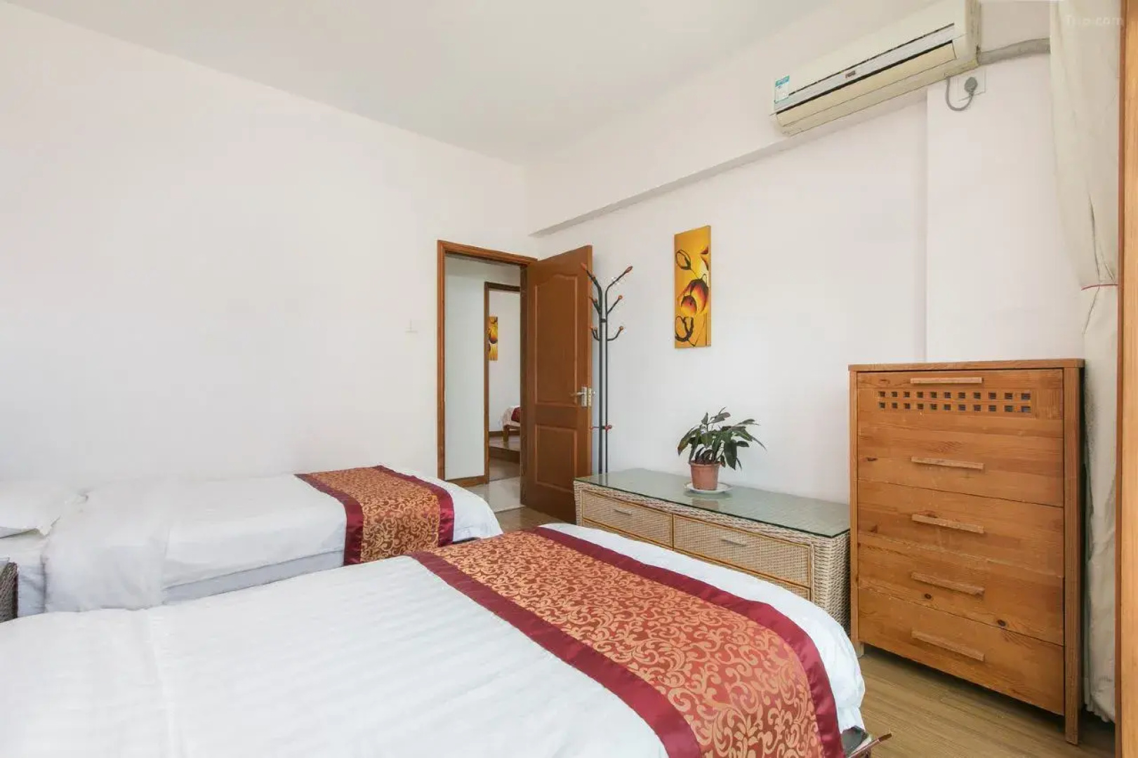 Sanya Hai Hua Apartment