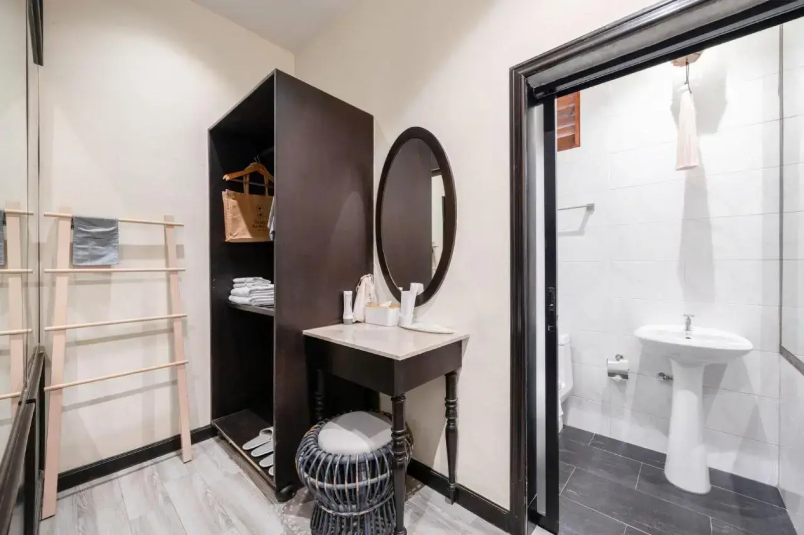 Sametnangshe Boutique