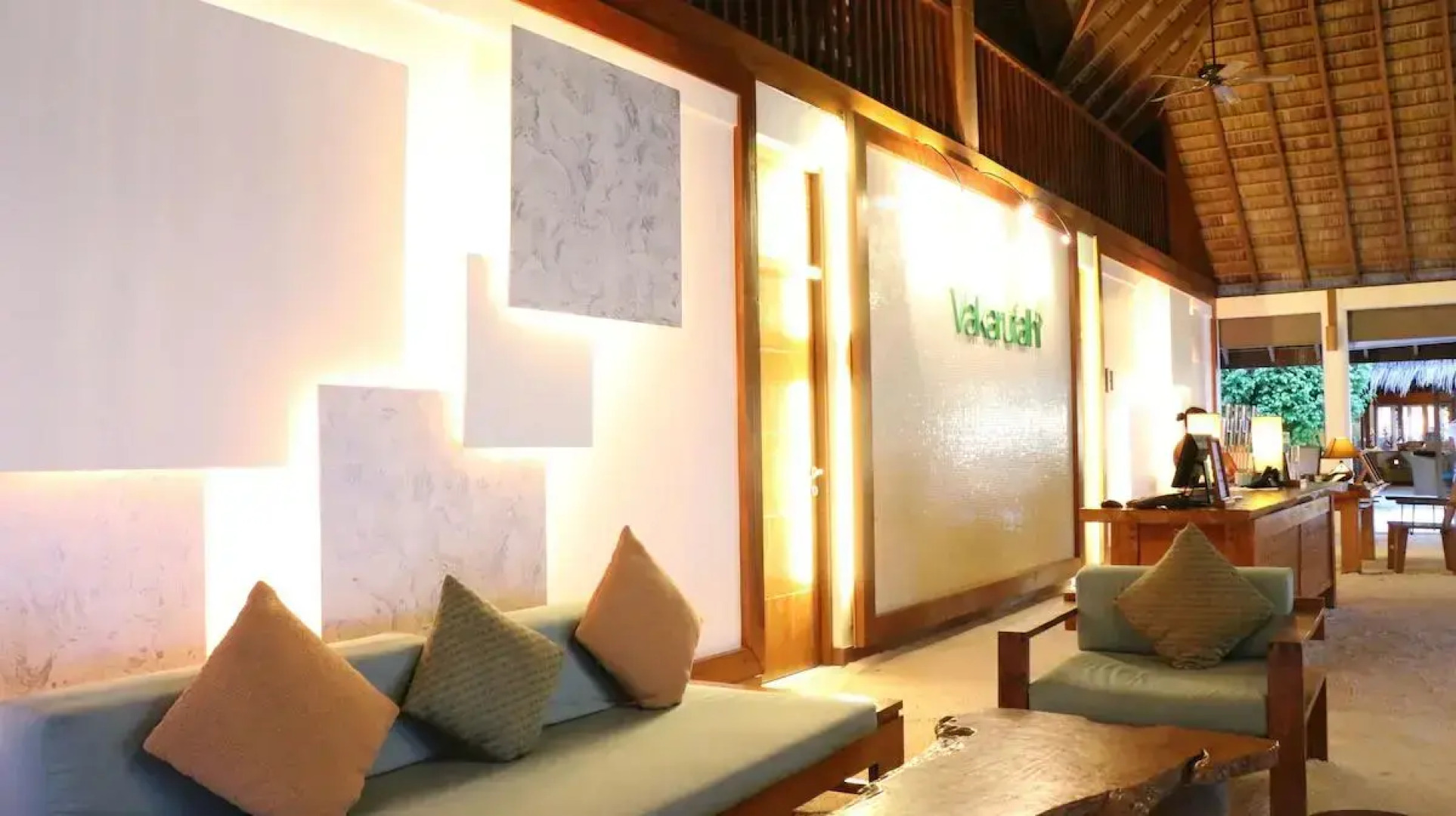 Vakarufalhi Island Resort & Spa