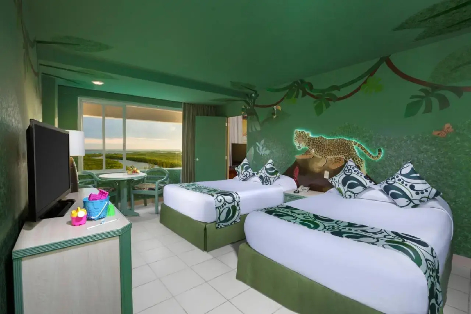 Oasis Palm Hotel