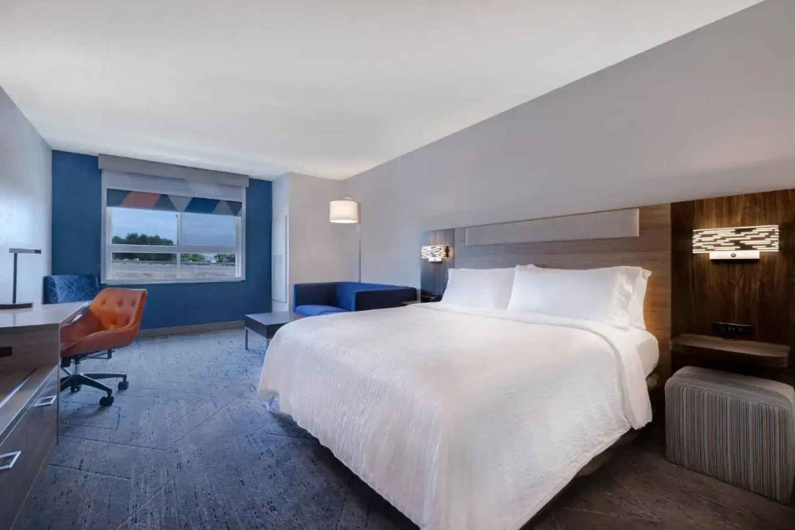Отель Holiday Inn Express & Suites Chino Hills by IHG