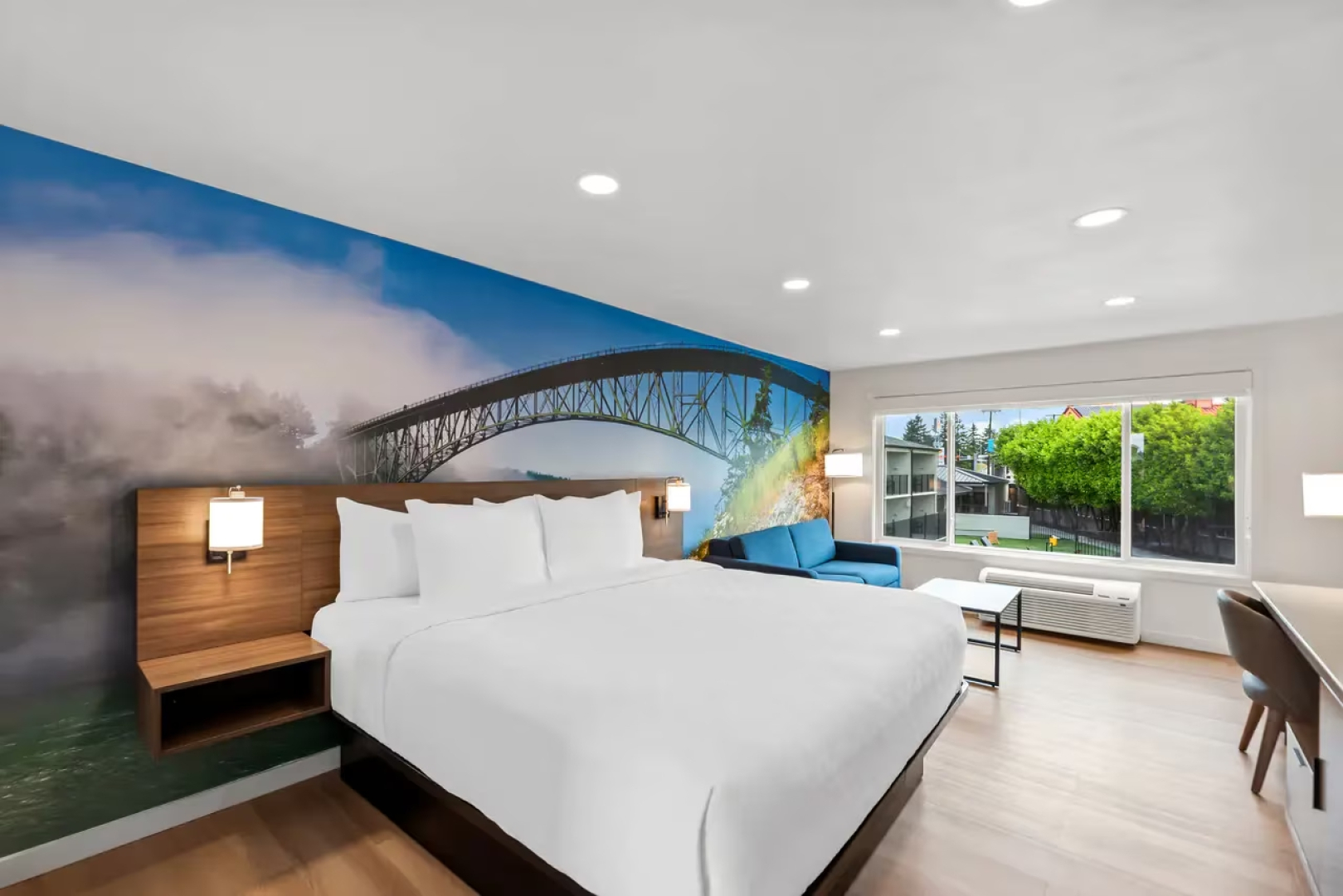 Отель Clarion Pointe