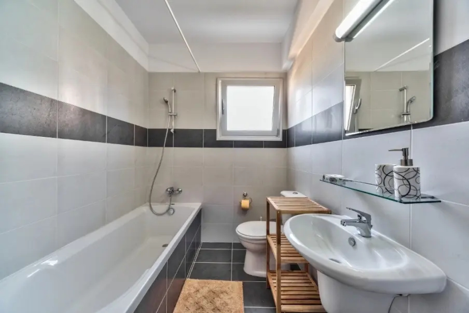 Prime Regina Complex