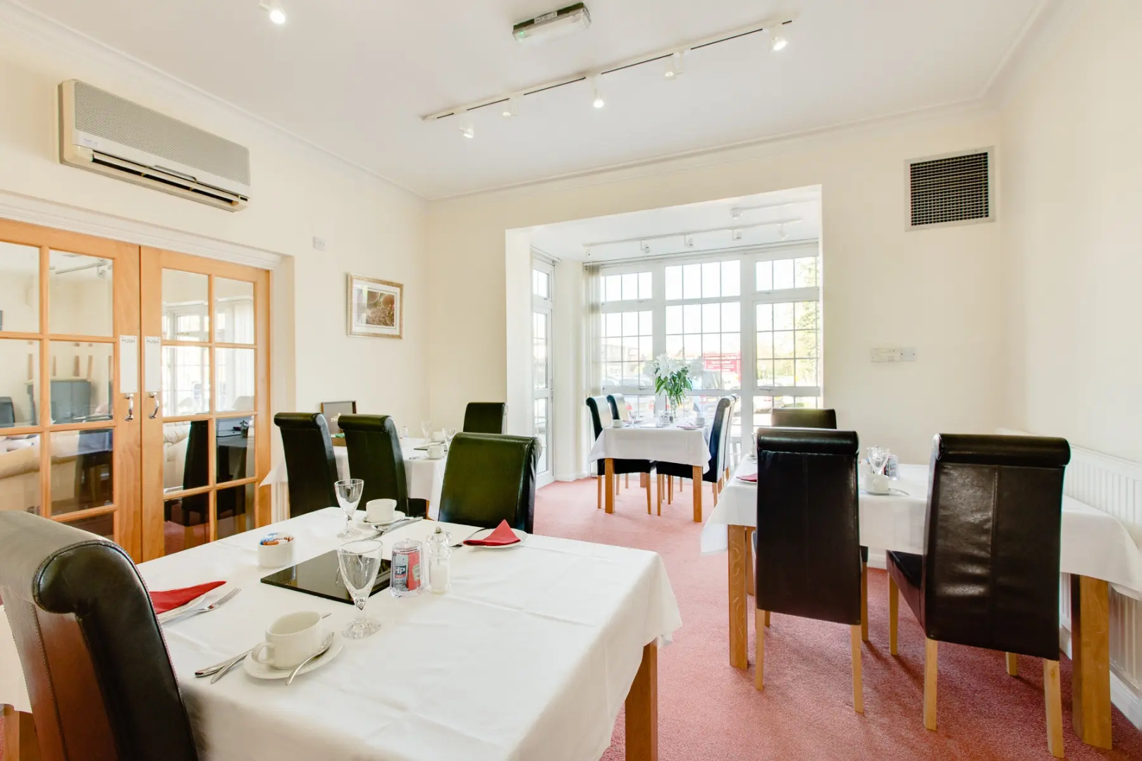 Cumberland House Gatwick B & B