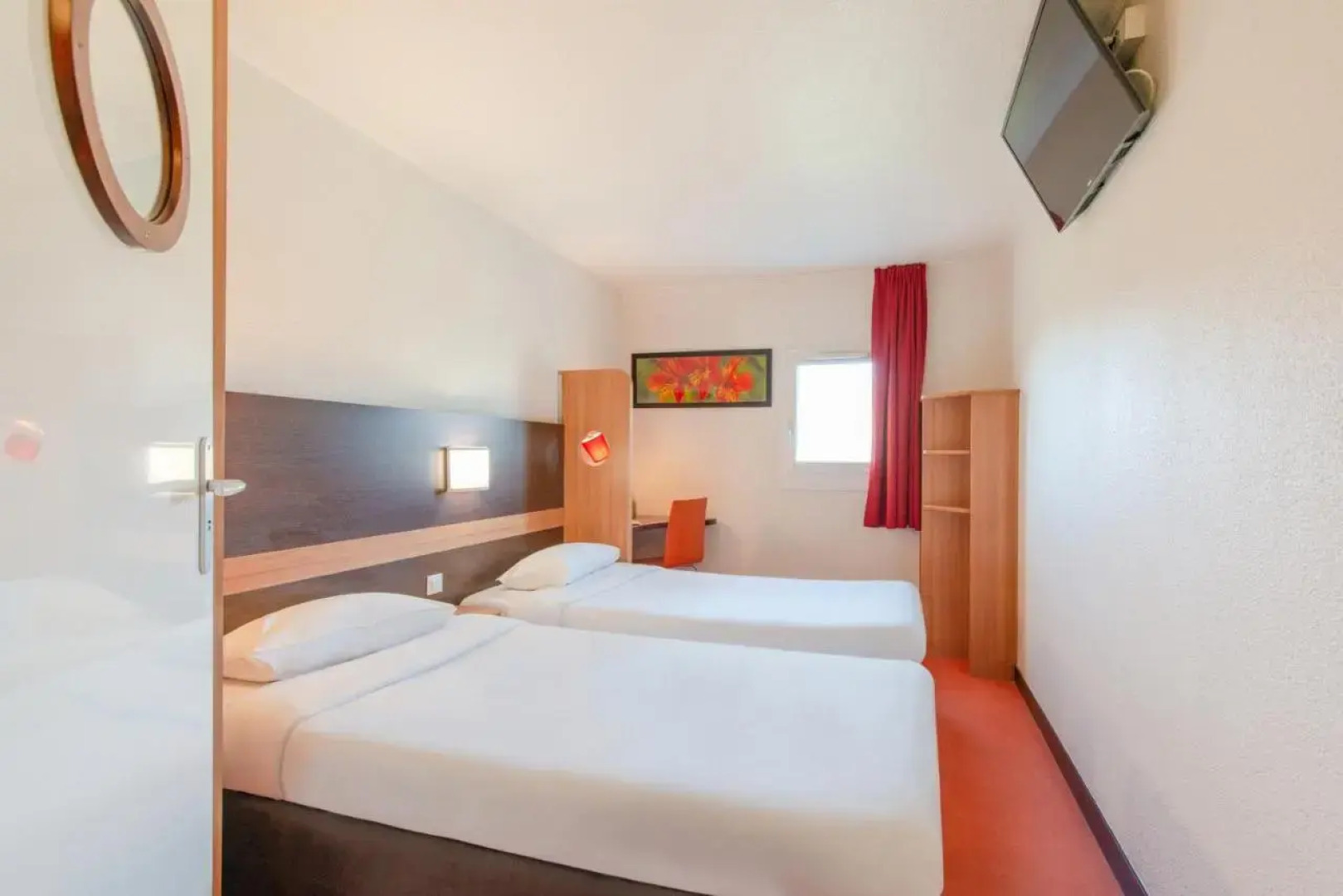 B&B HOTEL Cholet Nord