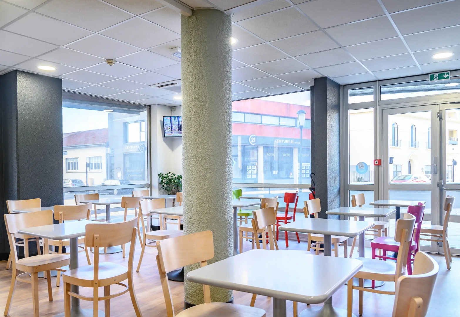 Отель B&B Nimes Centre Arène