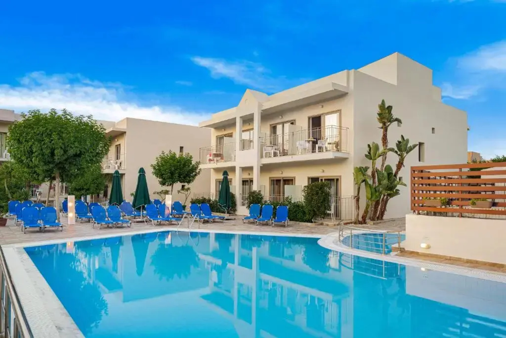 Отель Creta Verano 