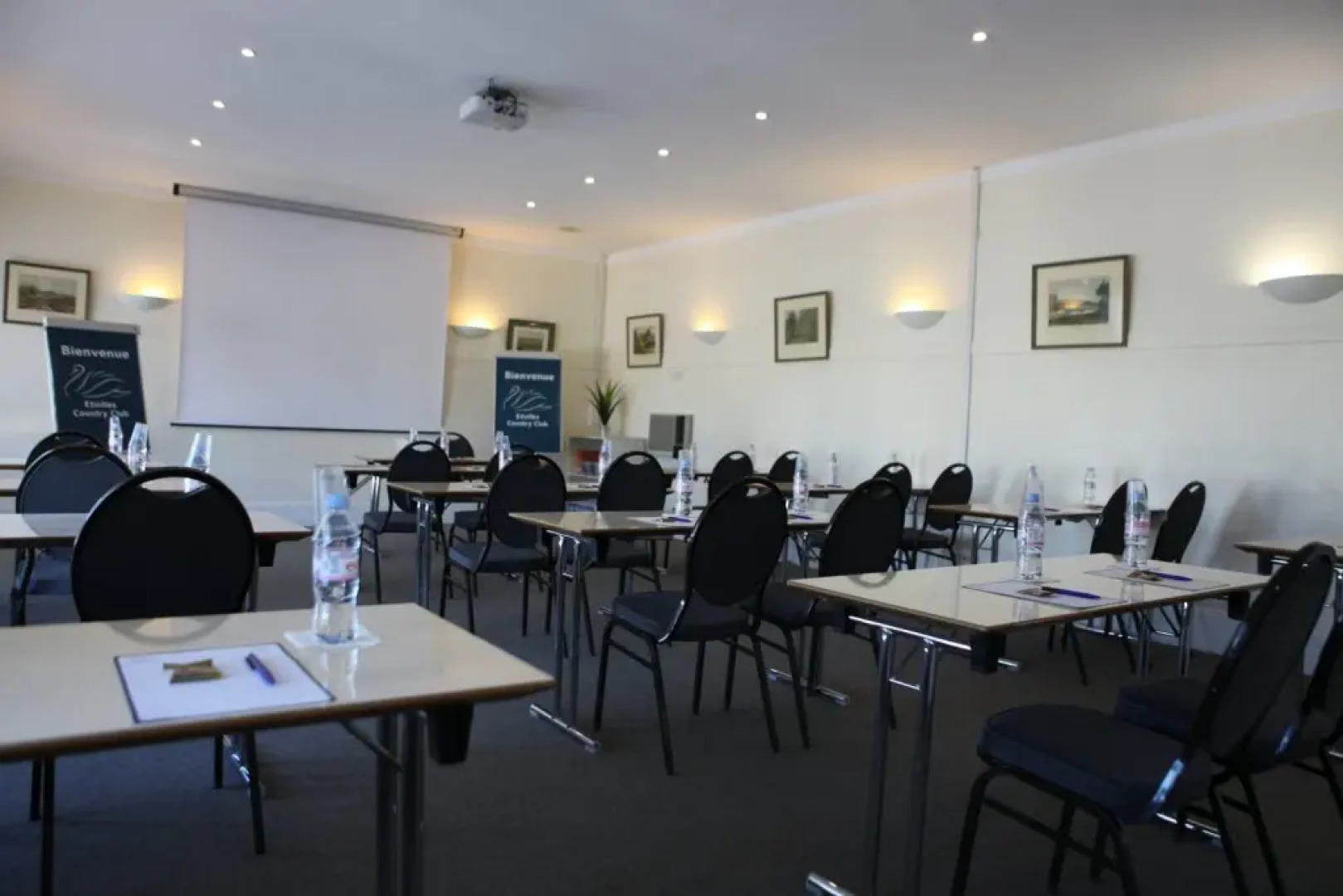 Etiolles Country Club