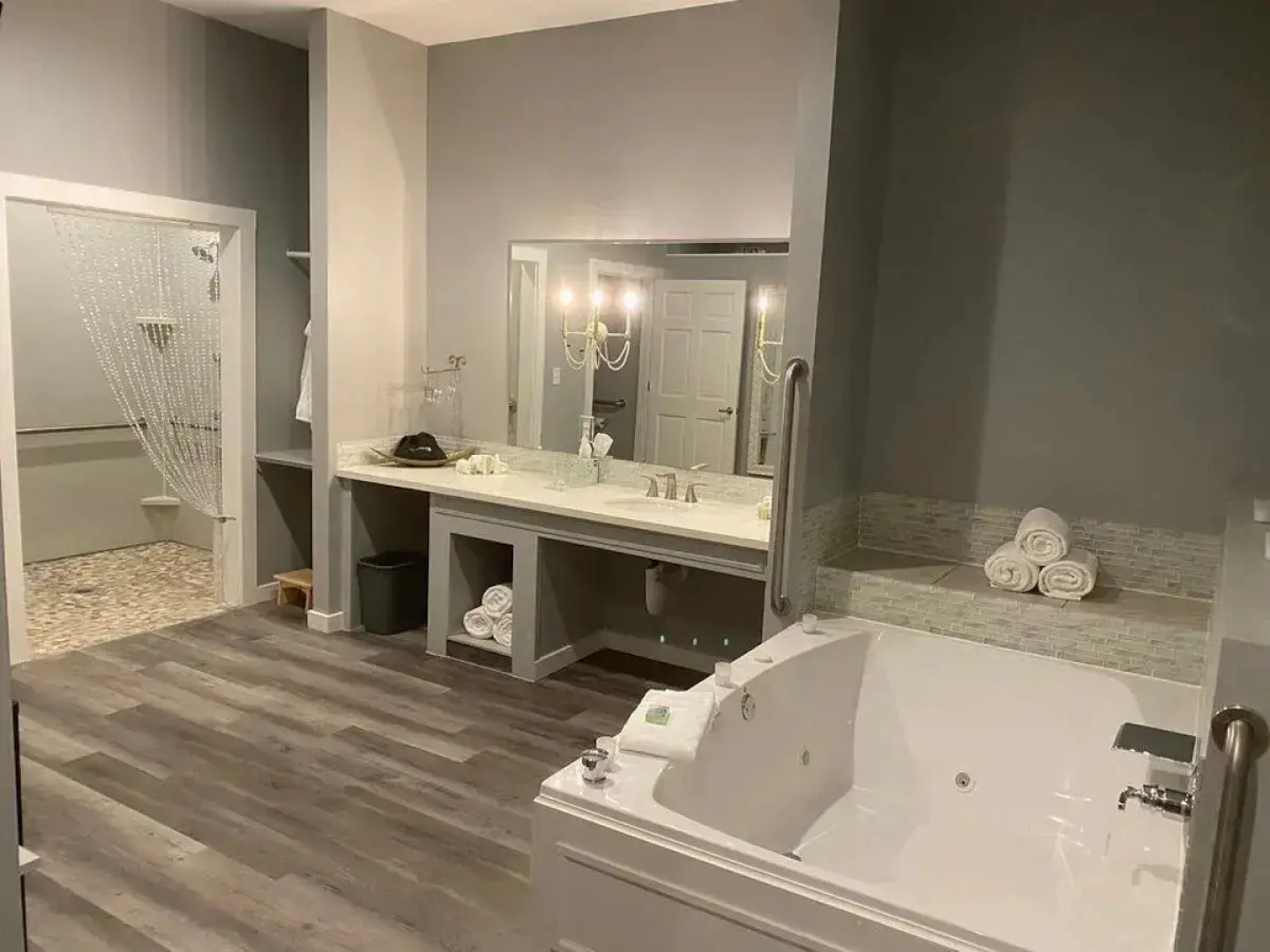 Belamere Swimming Pool Suites