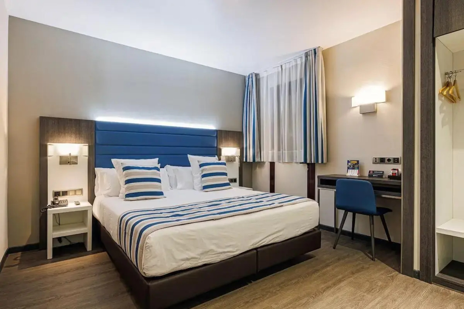 Отель Ronda Lesseps