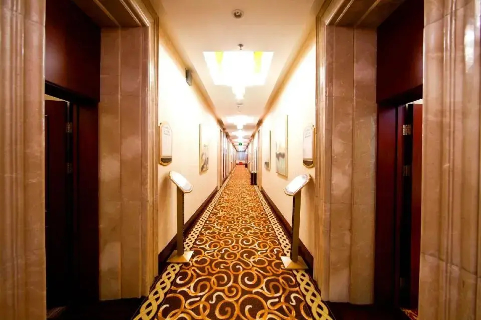 Hot Spring Leisure City International Hotel