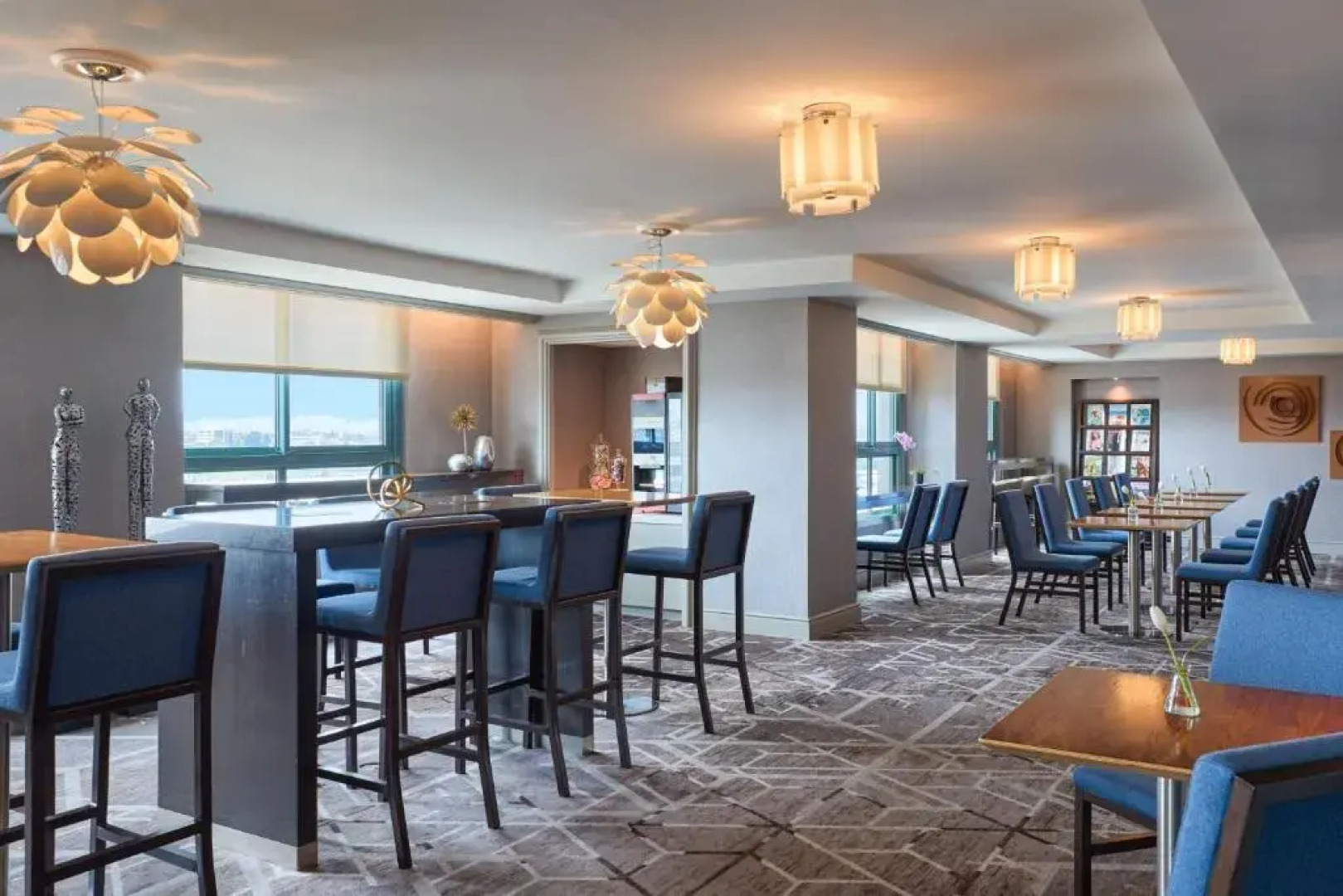 Renaissance Los Angeles Airport Hotel