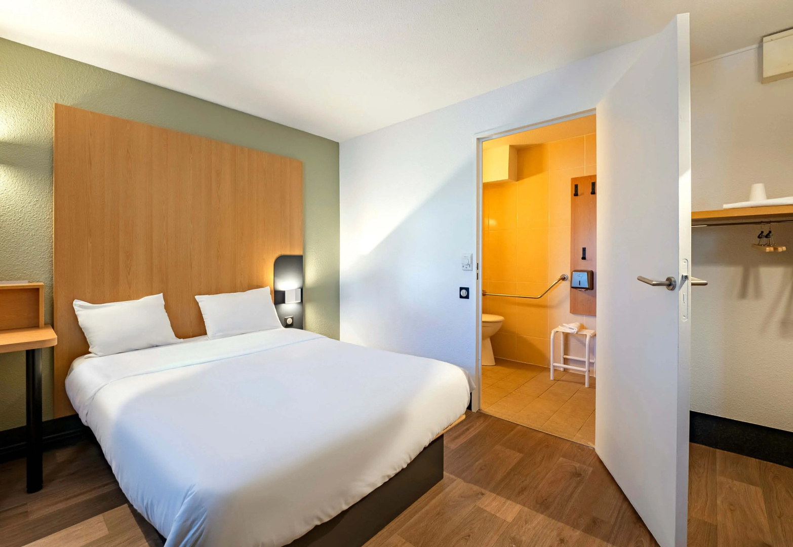 B&B HOTEL Saint-Etienne La Terrasse