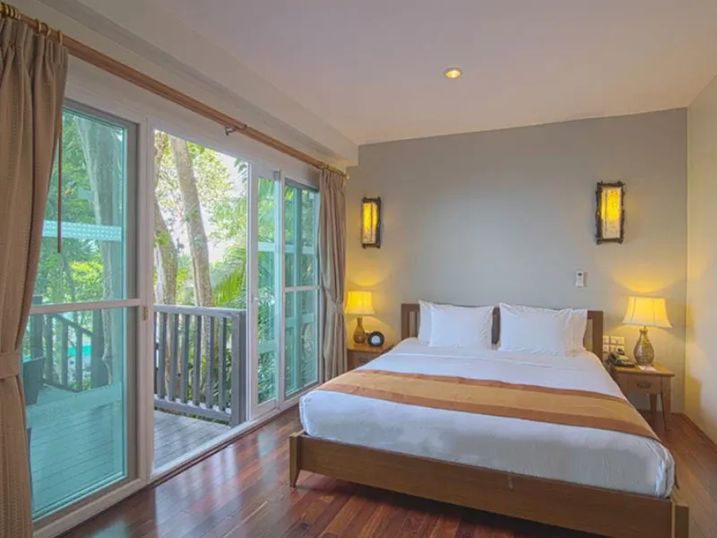 Phi Phi Holiday Resort – SHA Extra Plus