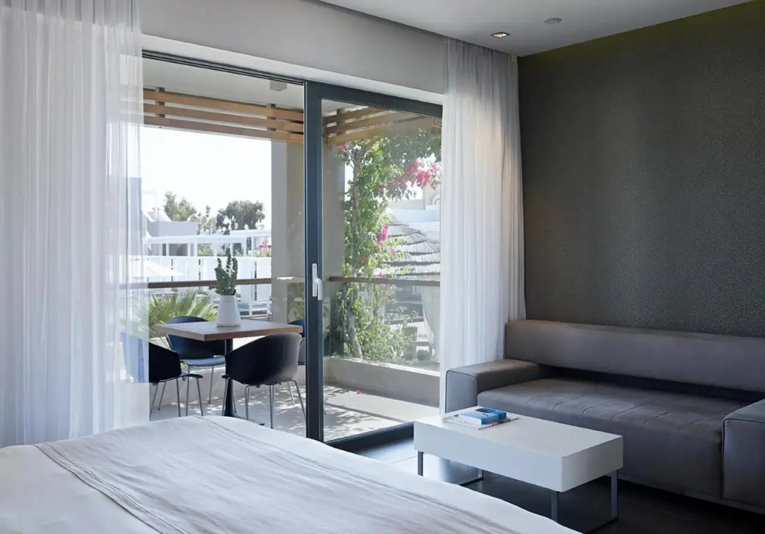 Pelagos Suites Hotel & Spa