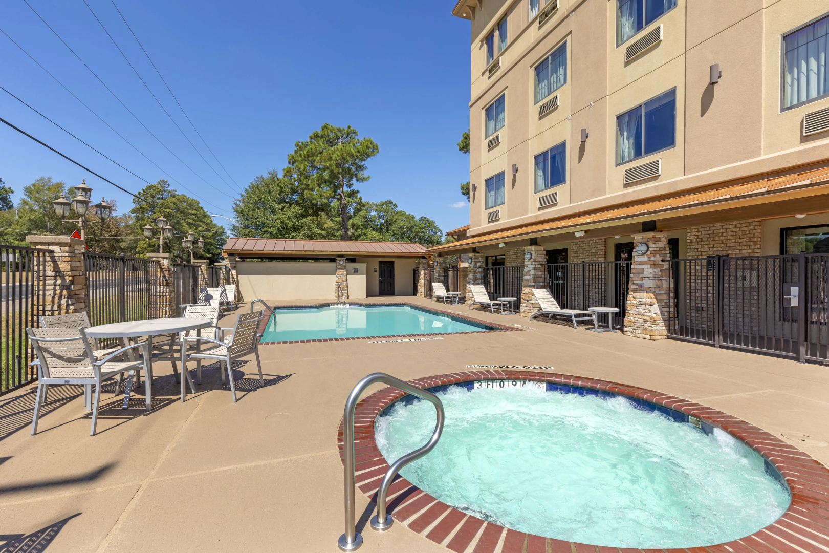 Best Western Plus Classic Inn & Suites