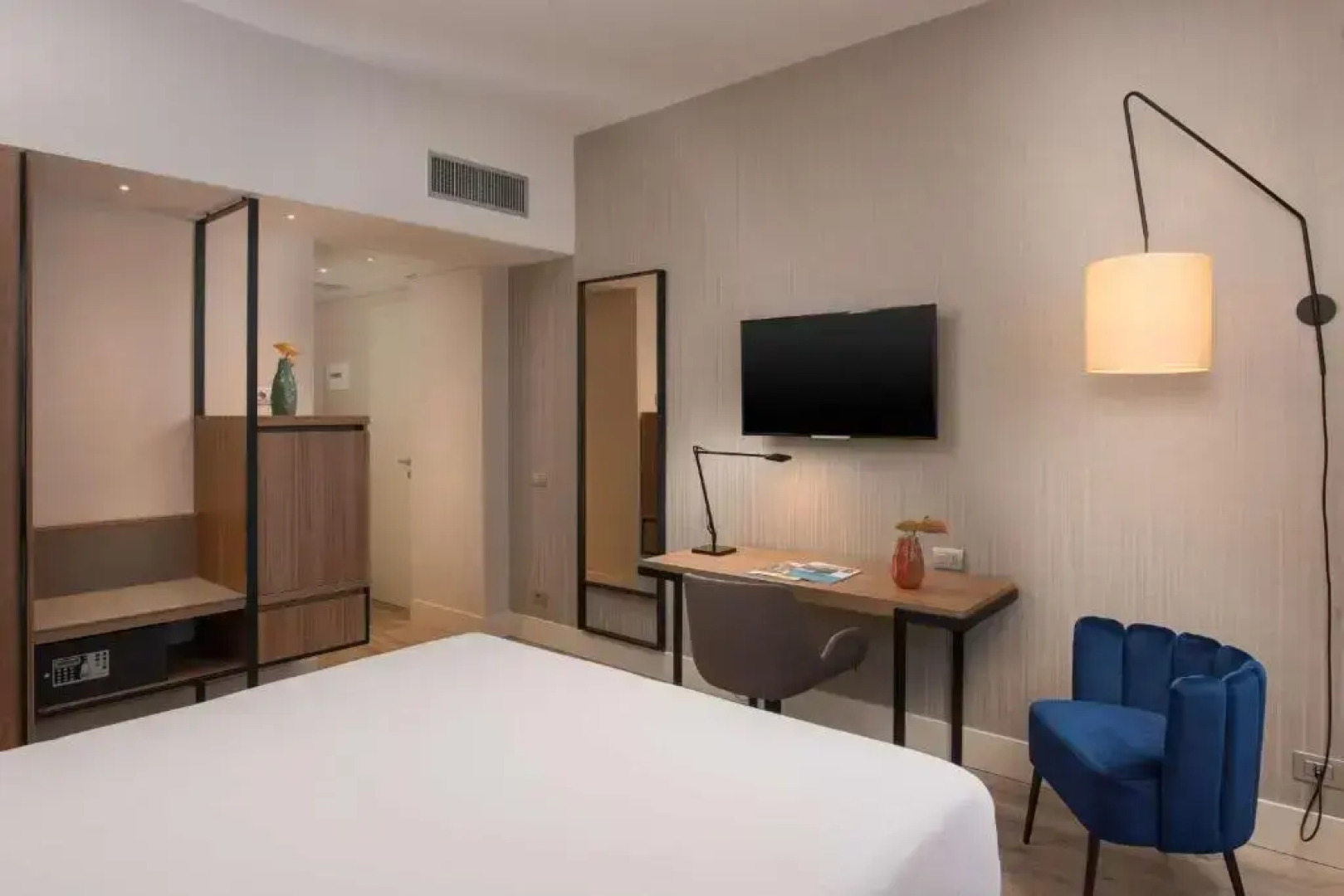 Отель NH Trieste