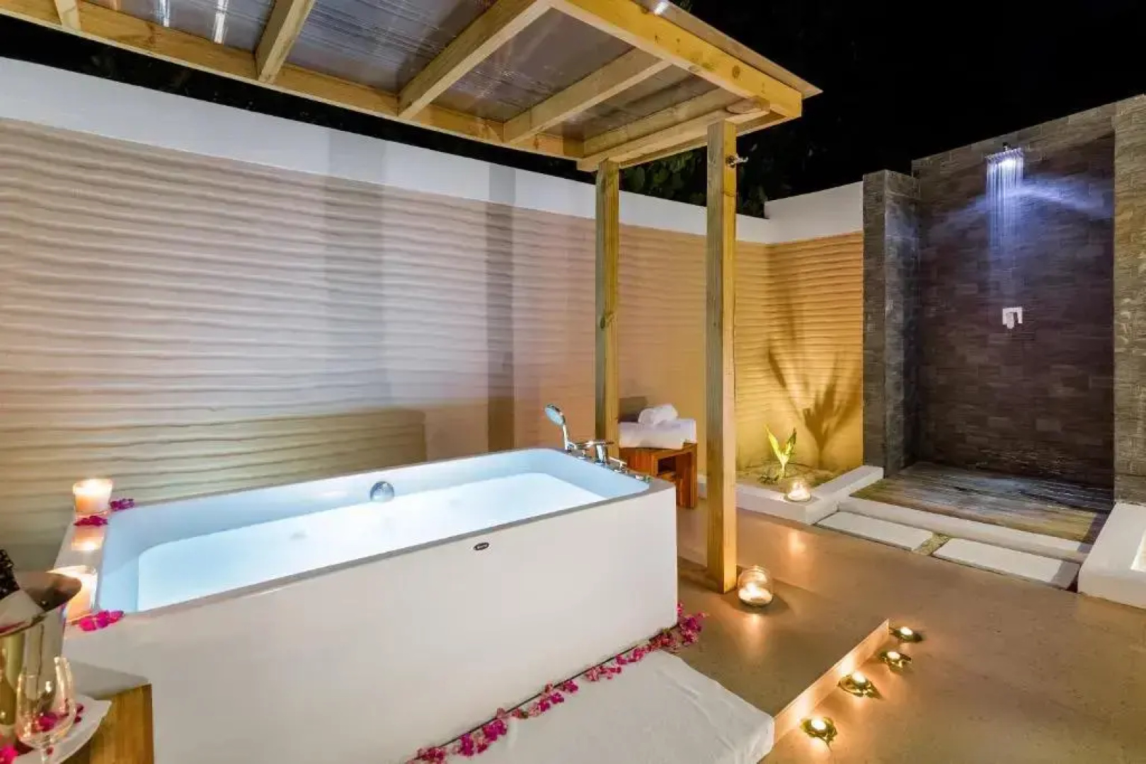 Kudafushi Resort and Spa