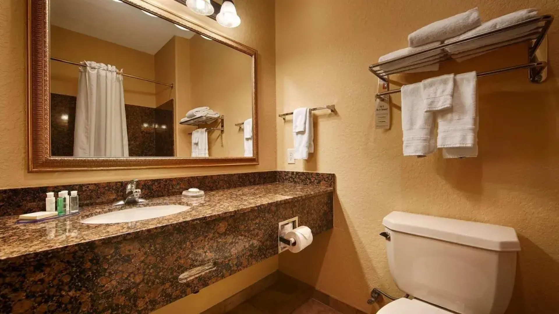 Best Western Plus Victoria Inn & Suites