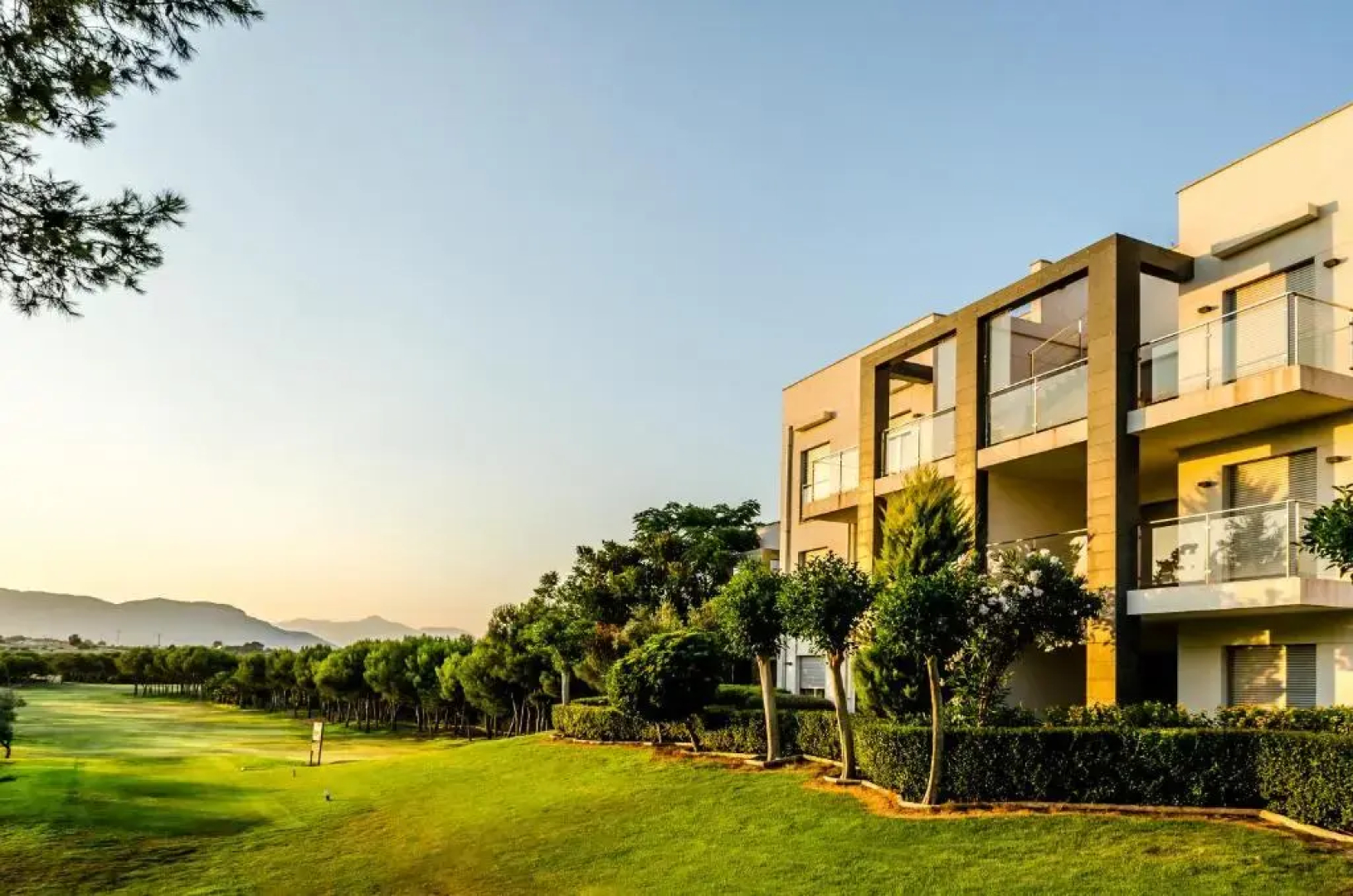 Курорт El Plantio Golf Resort
