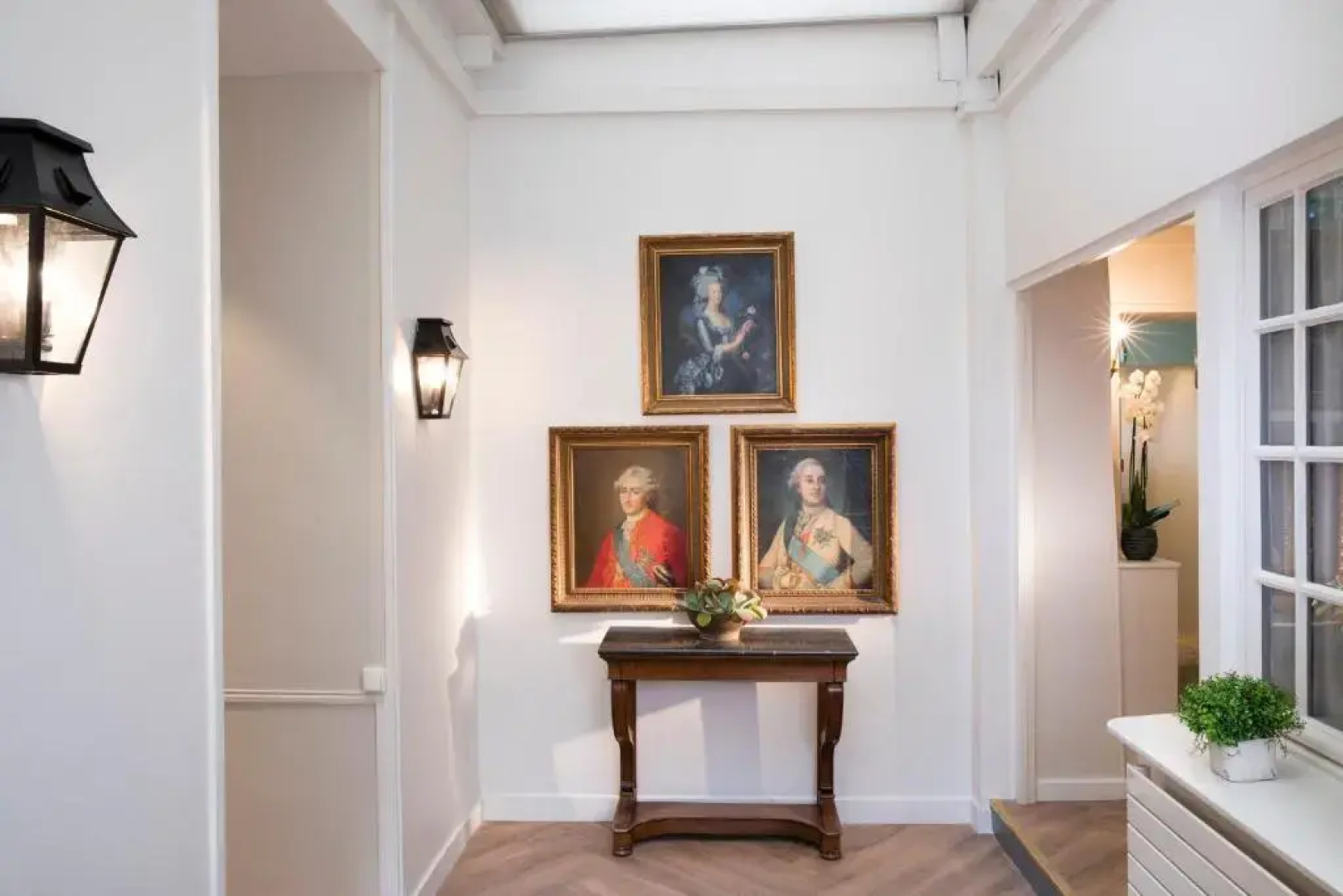 A l'Hotel des Roys