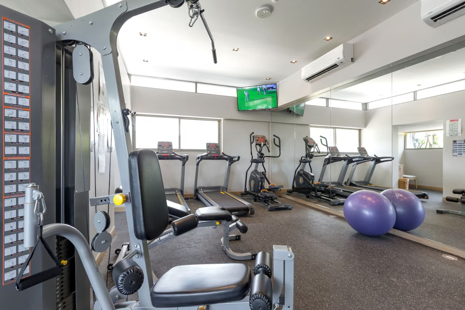 Отель Journeyhub Phuket Patong