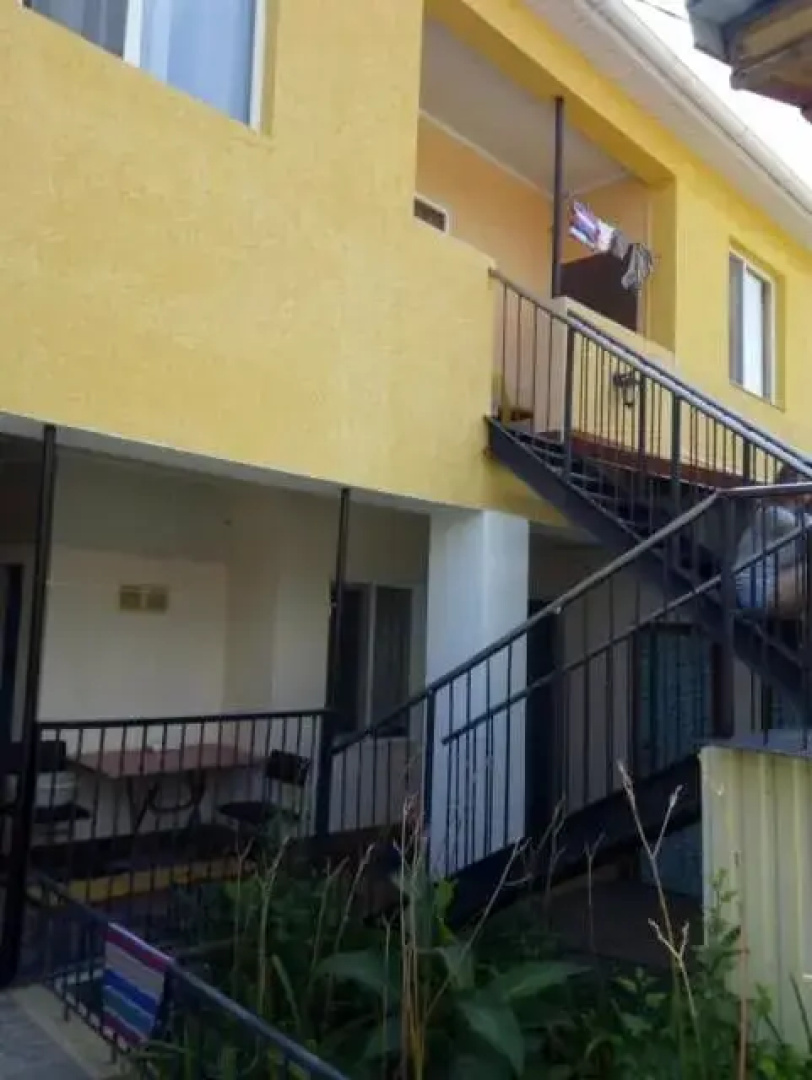 Molodezhnaya 8 Guest House