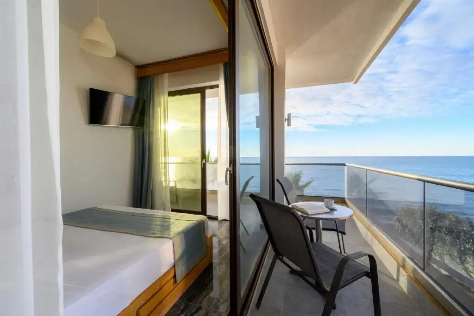 Evlogia Hotel Seafront & Annex by Greek Pride