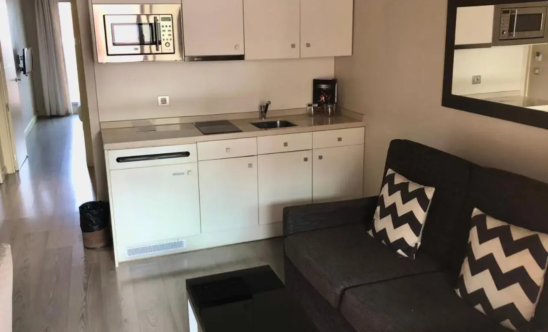 Отель Suites Viena Plaza De Espana