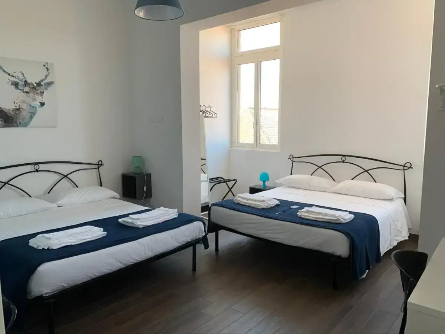 Отель Mambo Suites