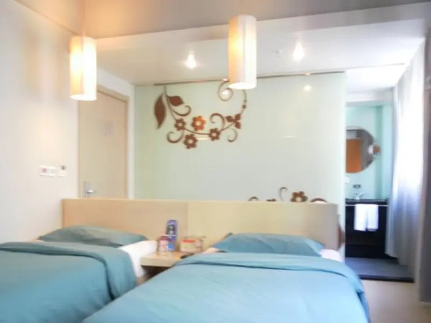 Home 1 Chain Hotel
