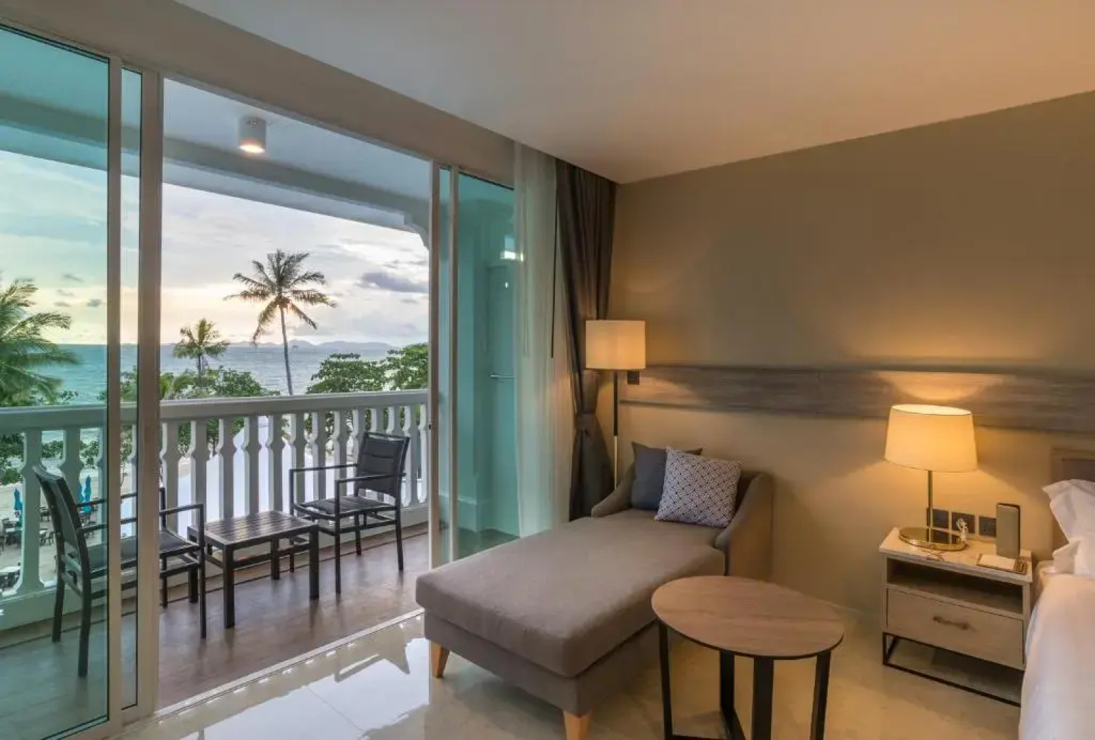 Отель Centara Ao Nang Beach Resort and Spa Krabi