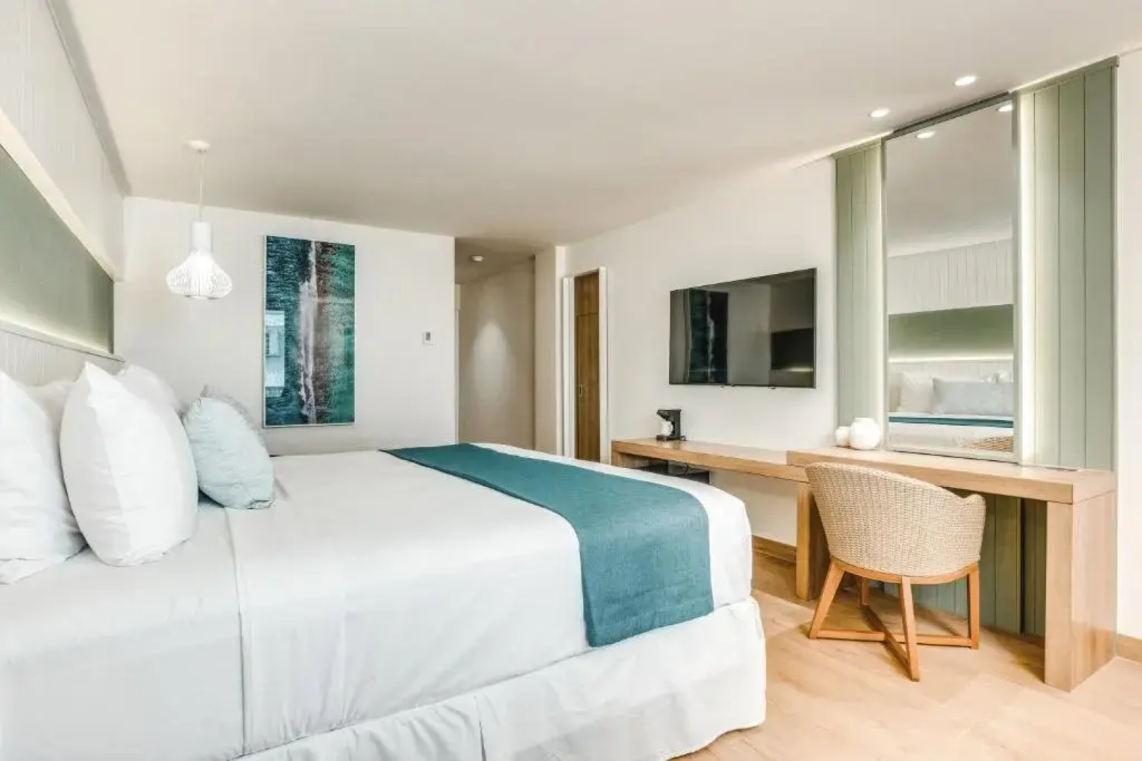 Fort George Hotel & Spa