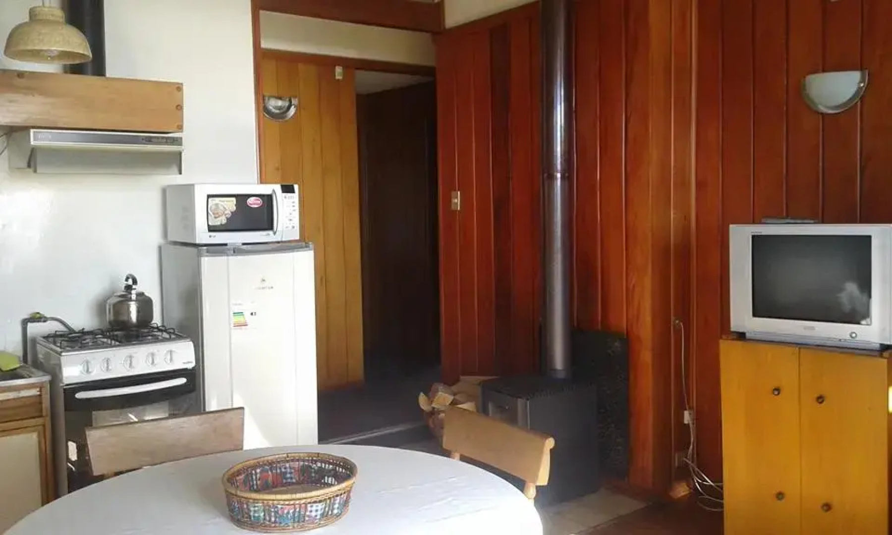 Los Alerces Hotel Cabañas Y Salones