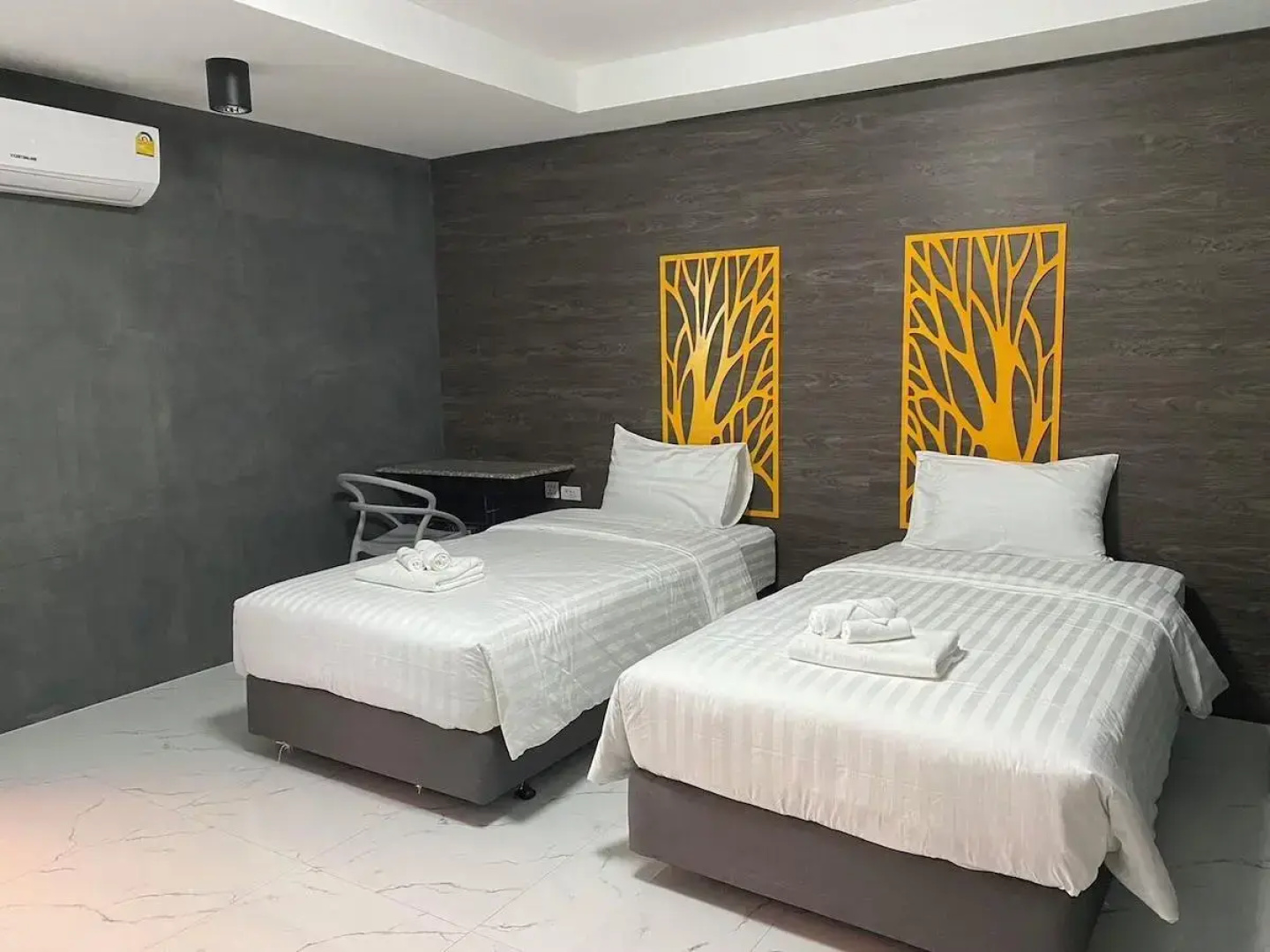 Chainatgrand Hotel