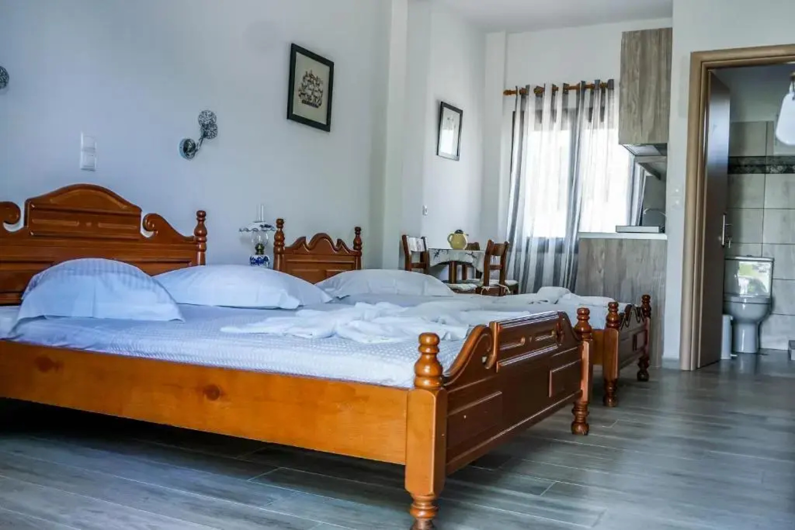 Avra Studios & Apartments