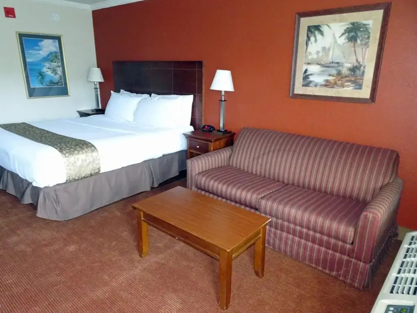 Home Town Inn & Suites Crestview