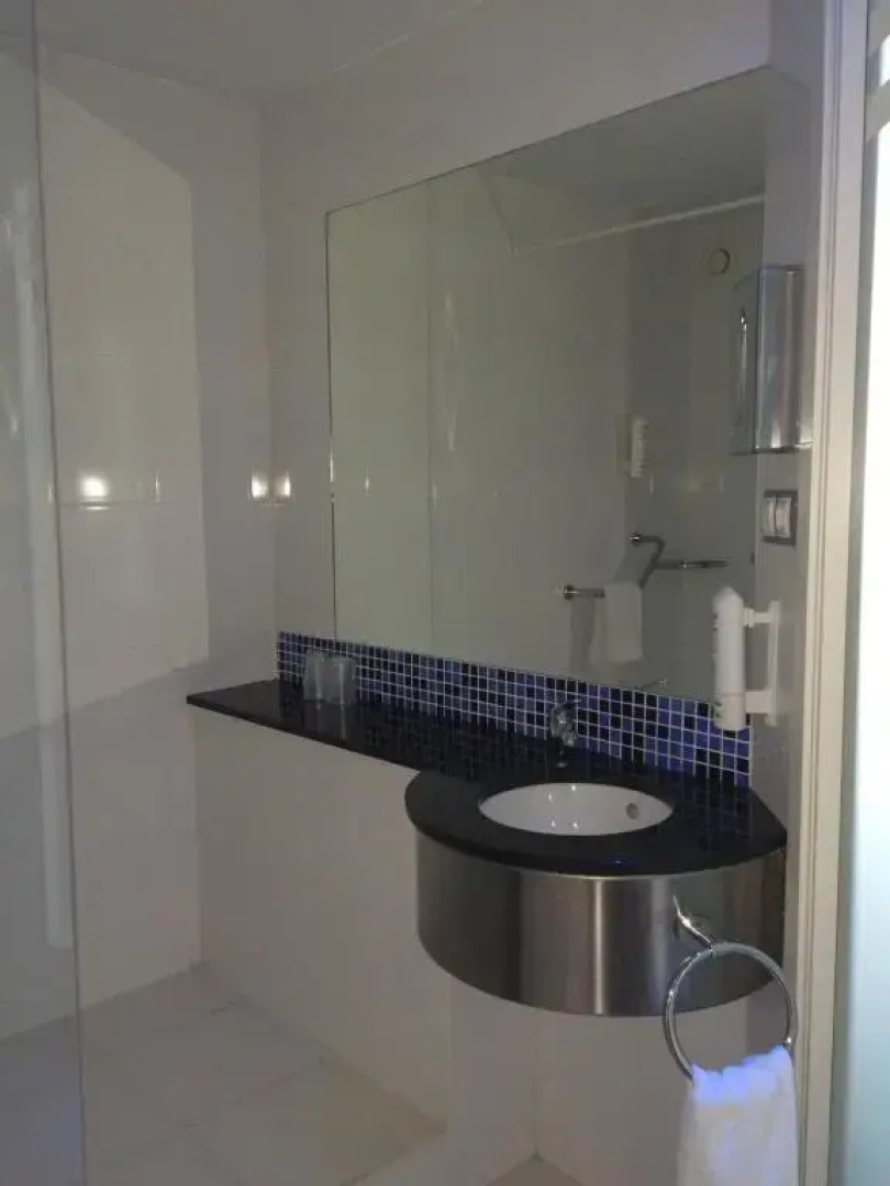 Отель Holiday Inn Express Bilbao, an IHG Hotel