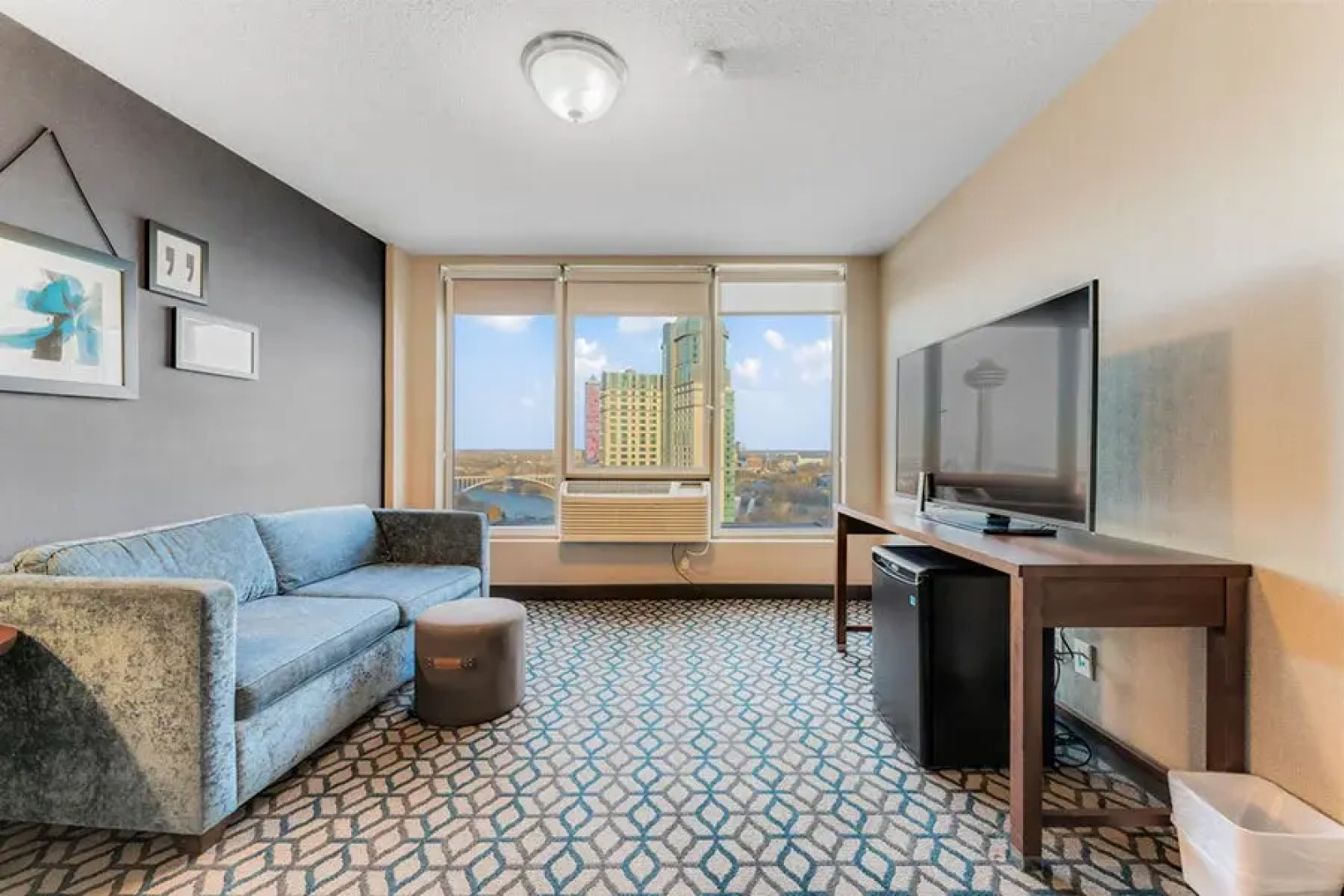 Wyndham Grand Fallsview Hotel