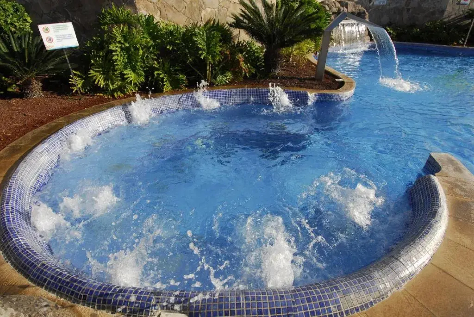 Отель Paradise Park Fun Lifestyle
