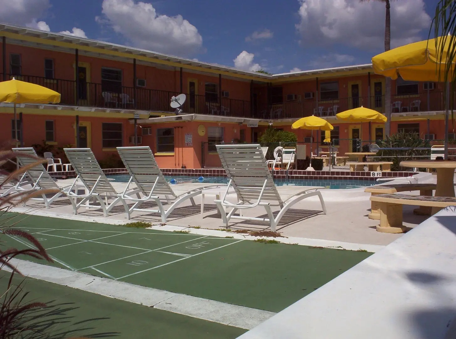 Sundial Motel