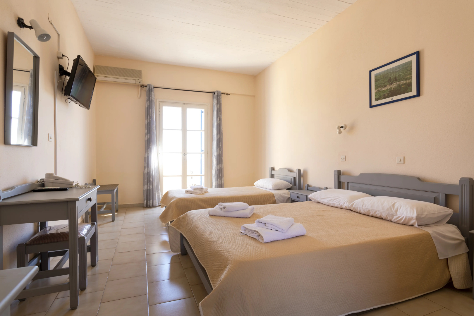 Vanas Apartments