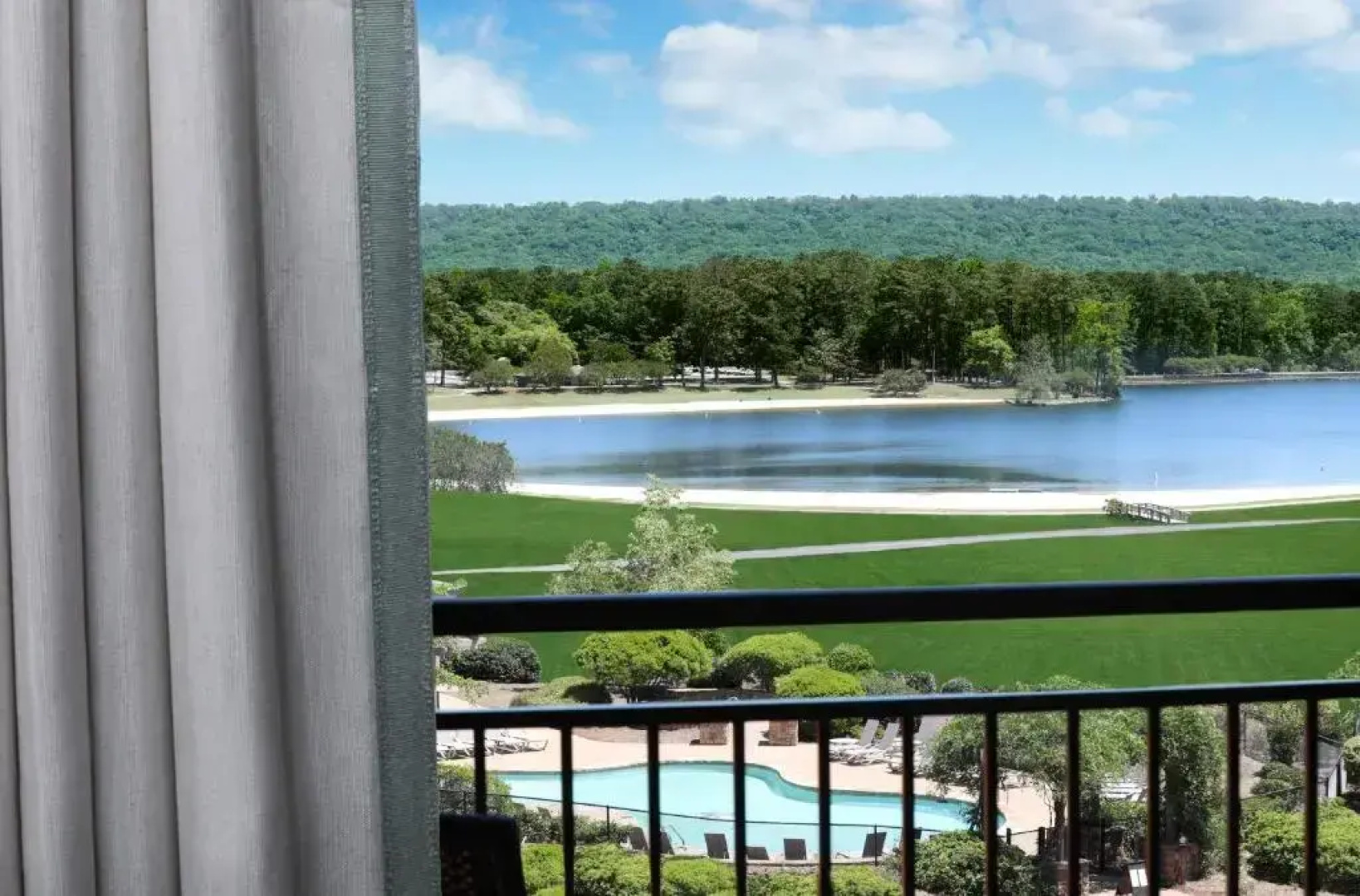 Курорт Callaway Resort & Gardens