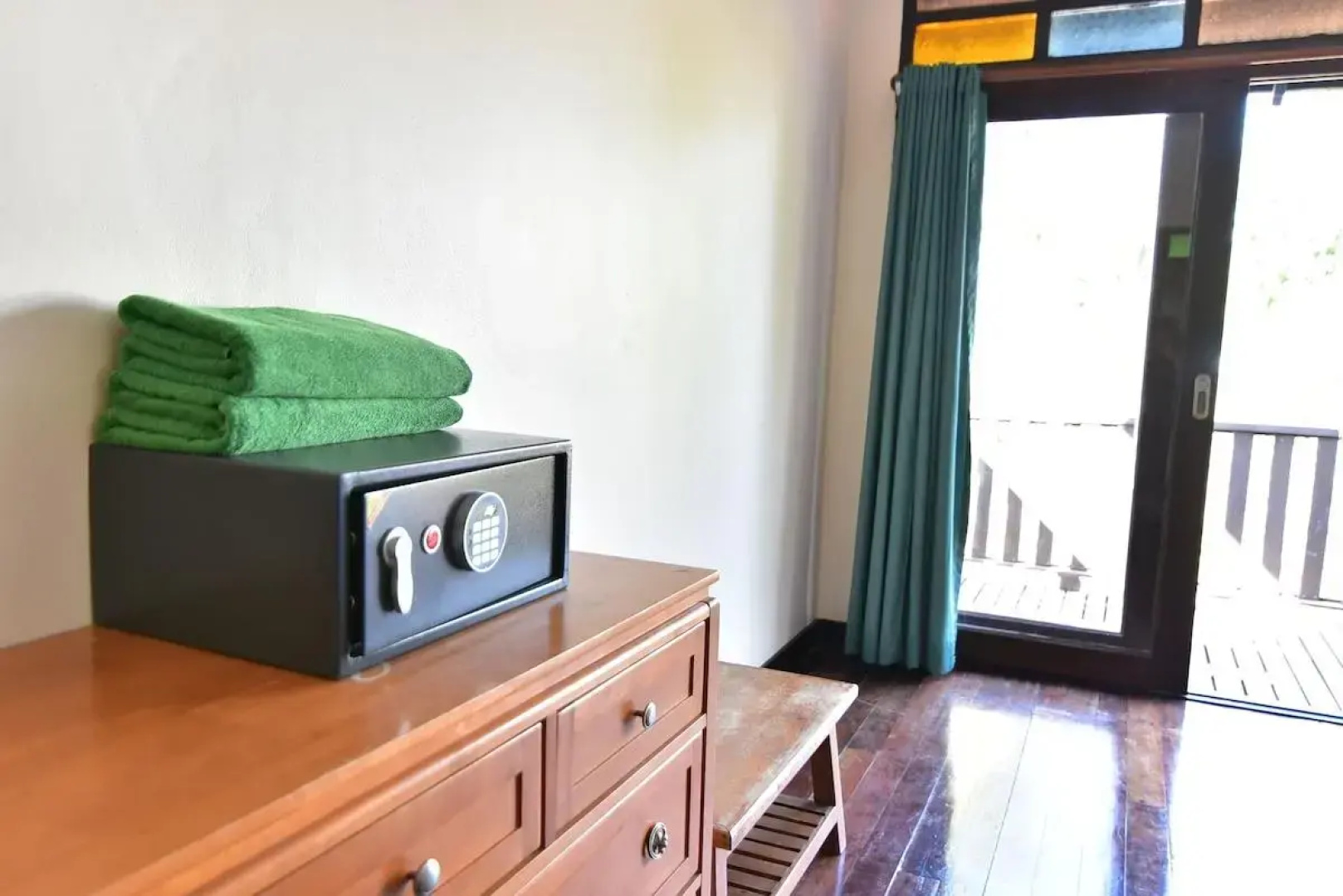 Отель Koh Ngai Thanya Beach Resort