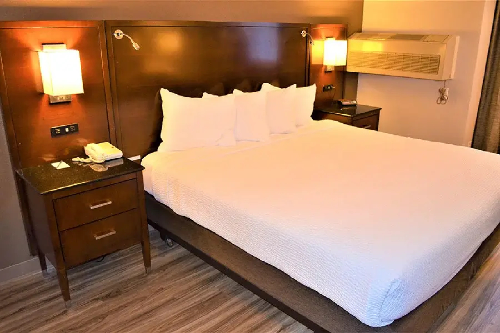 The Ashley Inn & Suites