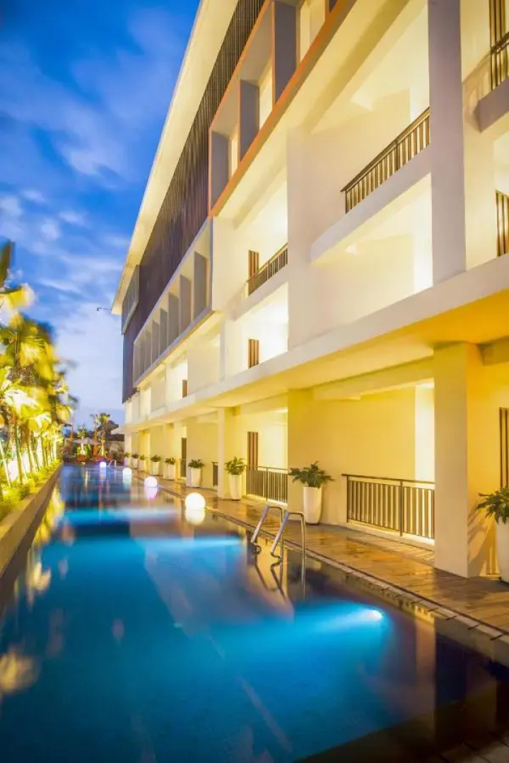 Отель Harris Hotel Seminyak Bali