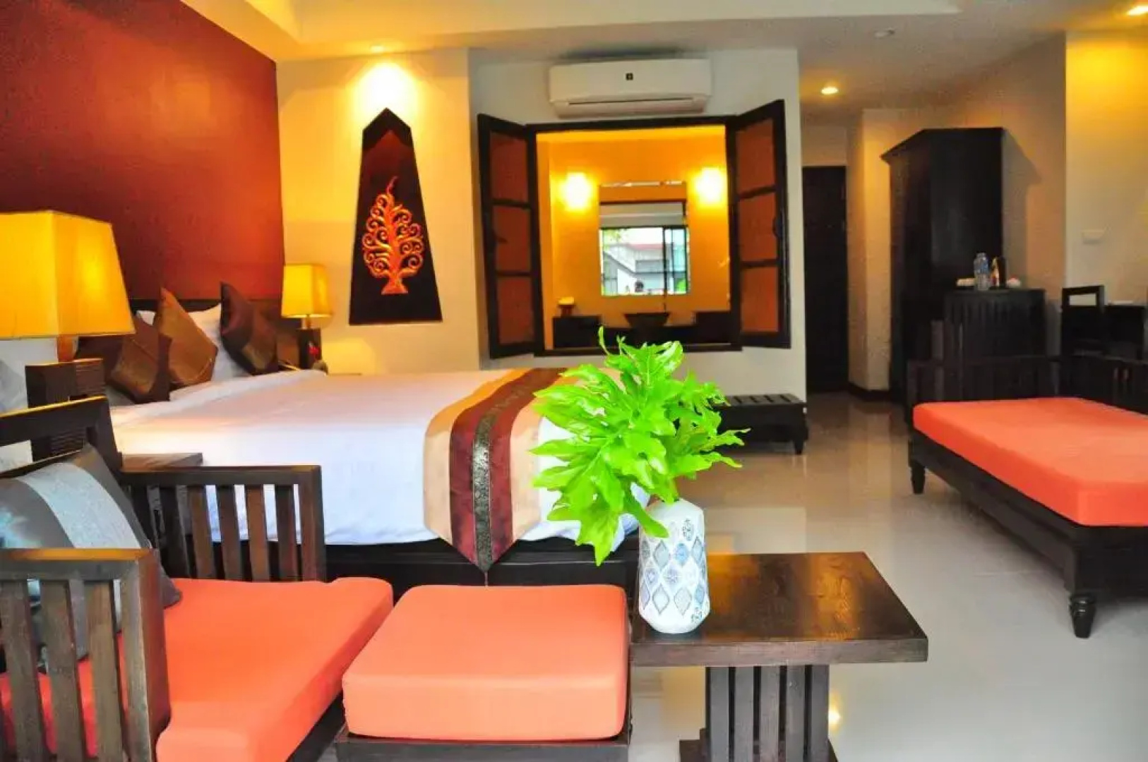 Курорт Navatara Phuket Resort