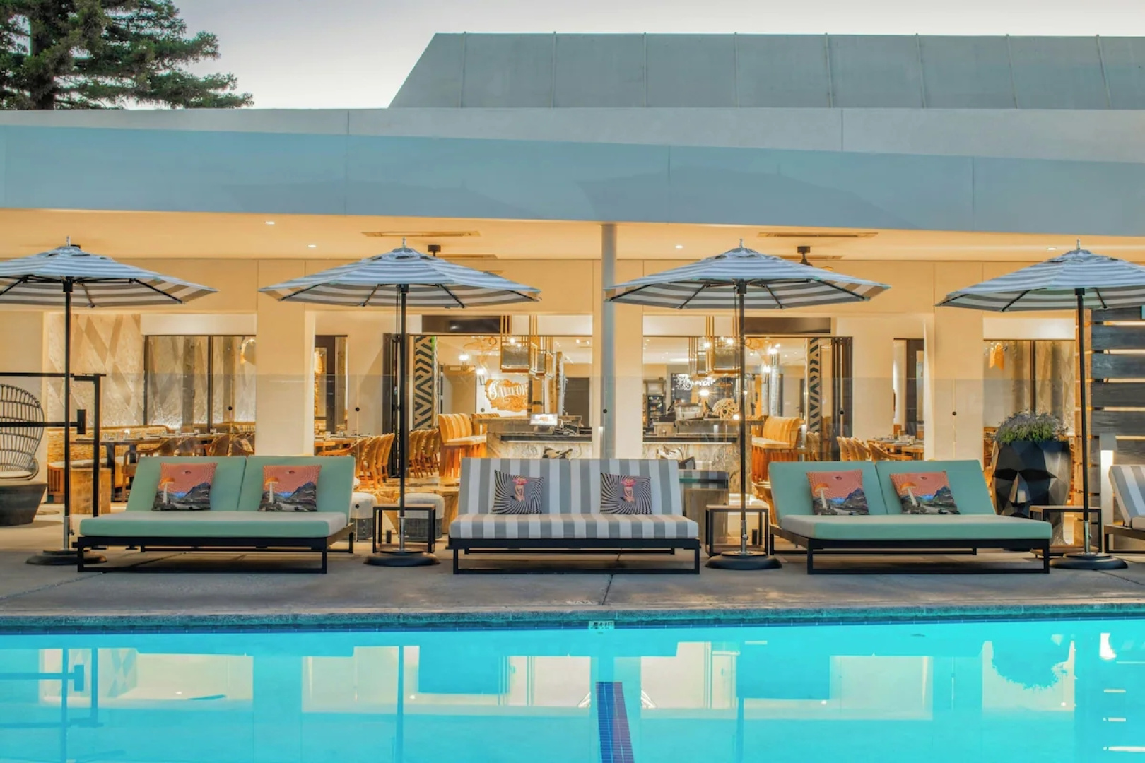 Hotel Paradox, Autograph Collection